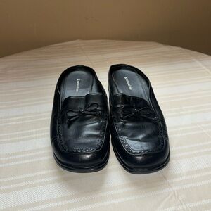 Ladies NATURALIZER MULES